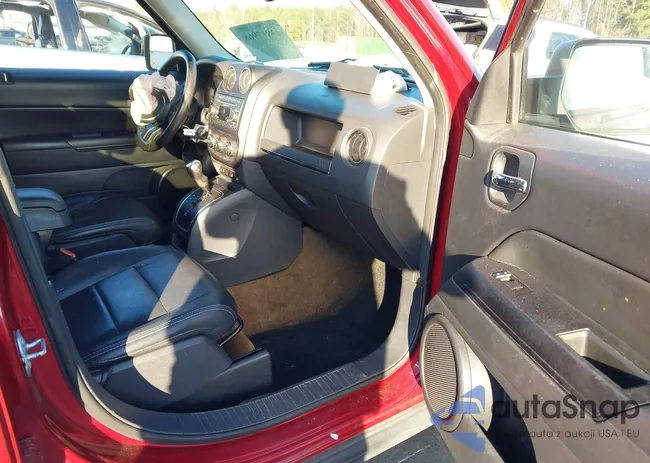 1C4NJRFB4GD658813: 43817968