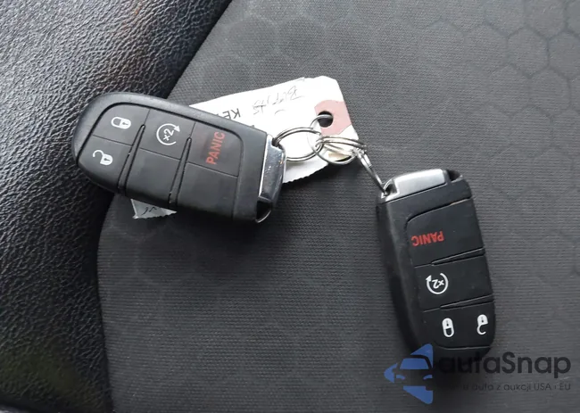 3C4NJDBB4JT304106: 43818155