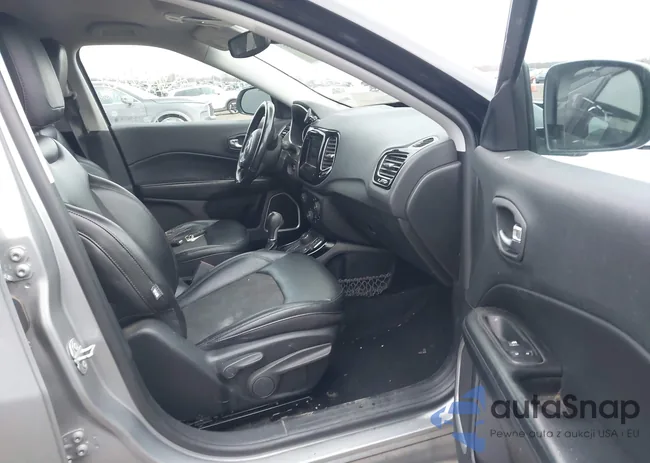 3C4NJDBB4JT304106: 43818155