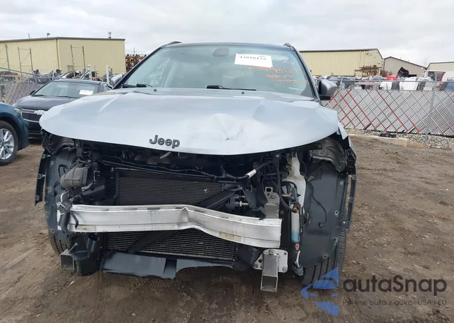 3C4NJDBB4JT304106: 43818155