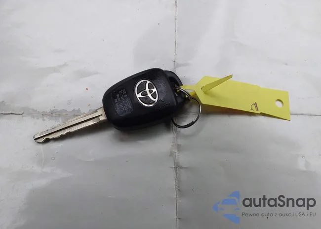 2T1BURHE1FC273626: 43818162