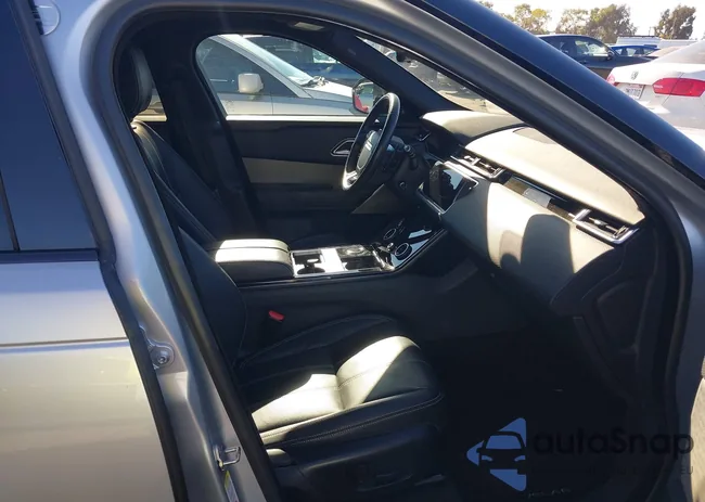 SALYB2RV2JA746901: 43817712