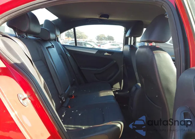 3VW4T7AJ8DM447443: 43819167