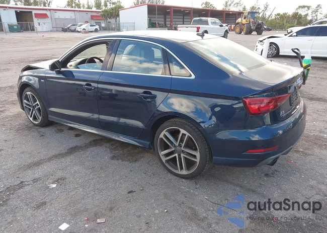 WAUJ8GFF9H1016833: 43819277