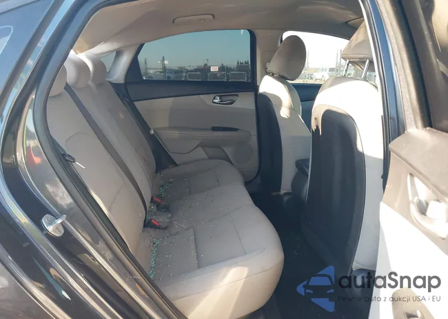 3KPF24AD2ME299257: 43818529