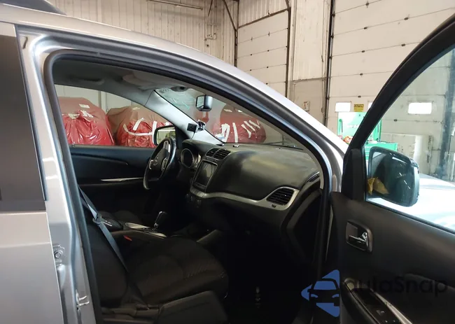 3C4PDCBB6HT598645: 43818558