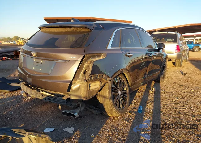 1GYKNFRS0JZ191833: 43818598