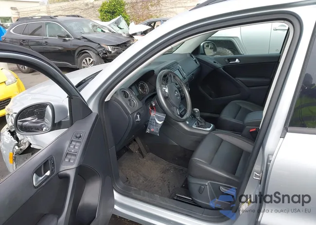 WVGAV7AX9HK015103: 43818680