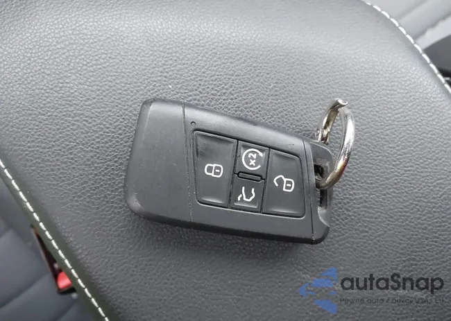 3VW7X7BU5SM004884: 43818902