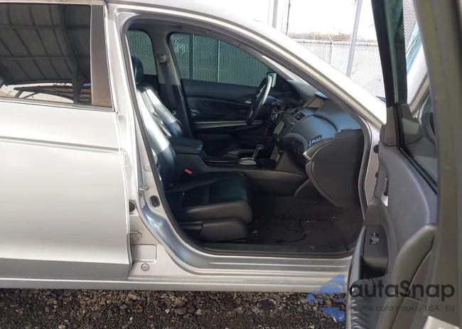 1HGCP26858A014243: 43819956