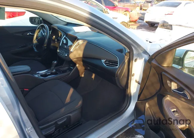 1G1ZD5ST5JF210231: 43820325