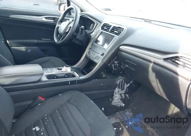 3FA6P0HD1LR145622: 43820443