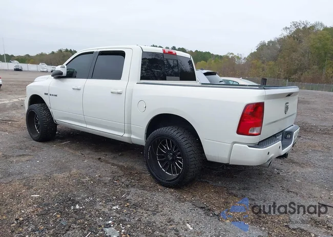 1D3HB13T49S793336: 43819562