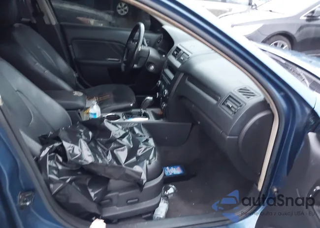 3FAHP0KC4AR185229: 43819640