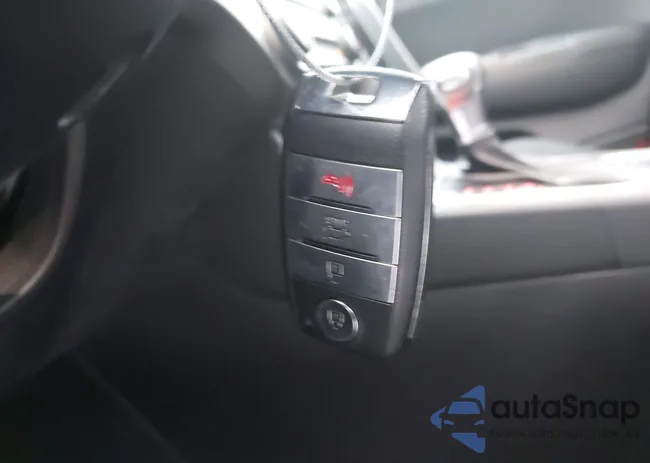 KNDPNCAC1H7153564: 43820937