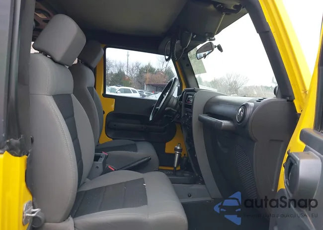 1J4FA24188L516553: 43821105