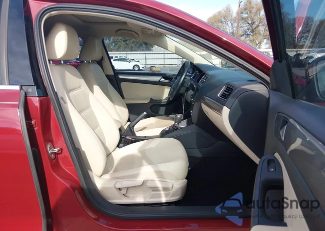 3VWDB7AJXHM314952: 43821257