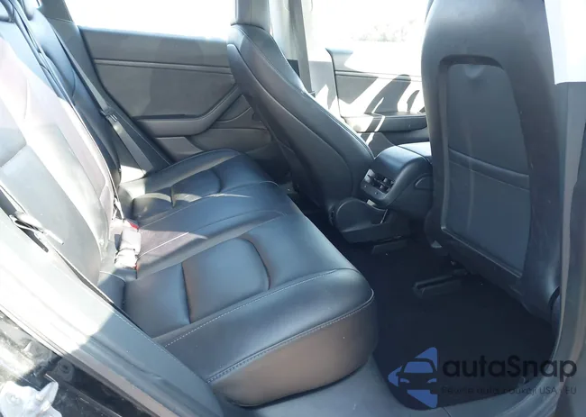 5YJ3E1EB8JF170351: 43821273