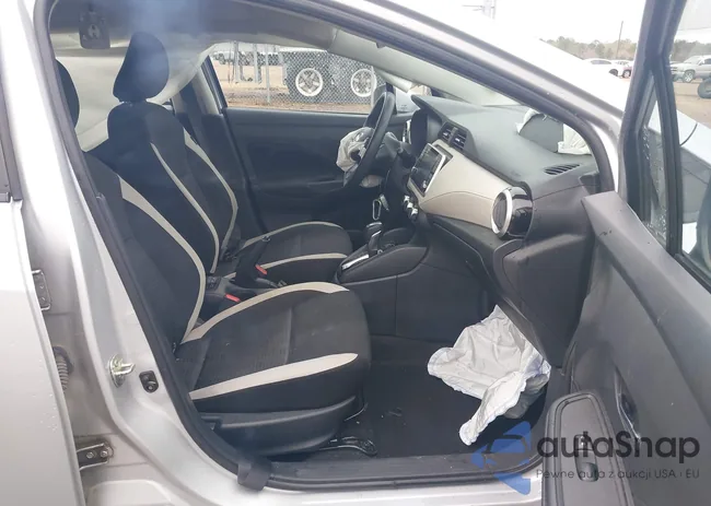 3N1CN8EV7ML868266: 43821334