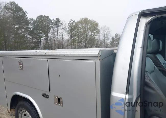 1FTBF2AT5DEA29305: 43821371