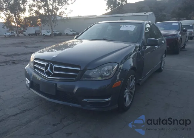 WDDGF4HB3EA962844: 43821505