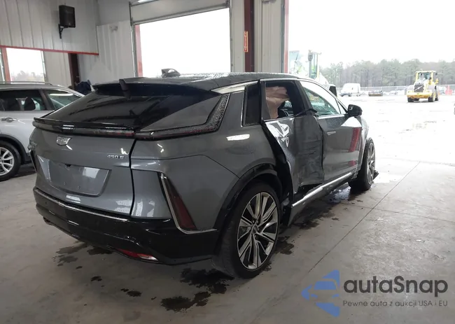 1GYKPMRK2PZ001943: 43820531