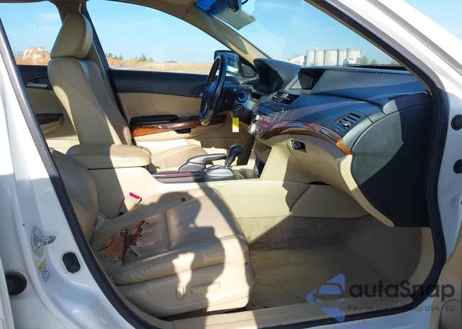 1HGCP3F89BA001766: 43820563