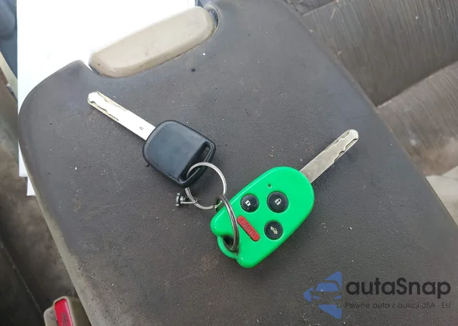 1HGCP2F39BA104572: 43820617