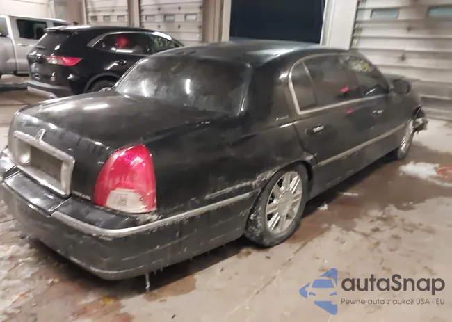 2LNBL8EV9BX763072: 43820634