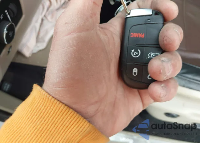 1C4RJFBG3JC405173: 43820636