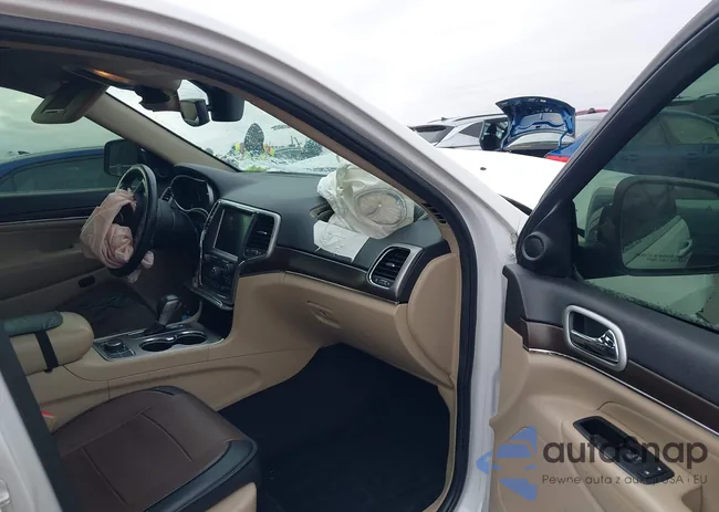 1C4RJFBG3JC405173: 43820636