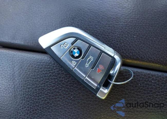 5UXKS4C5XF0N11689: 43820648