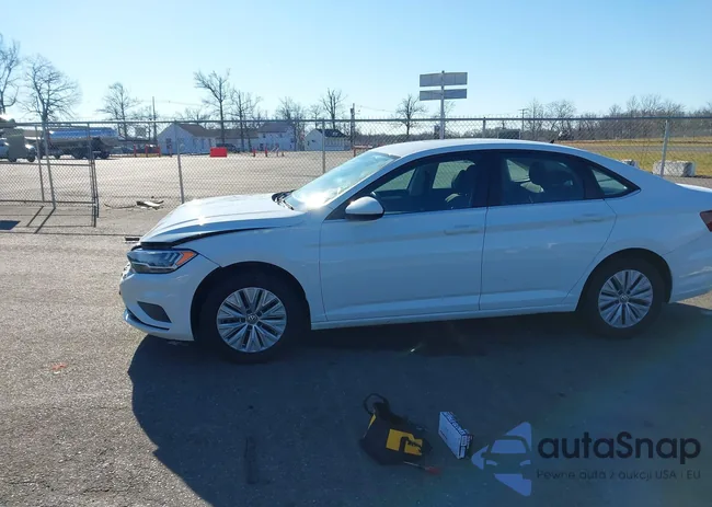 3VWN57BU3KM062134: 43821712