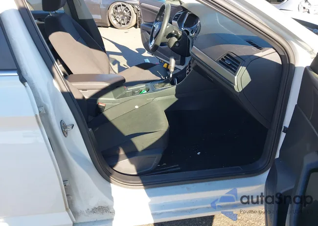 3VWN57BU3KM062134: 43821712