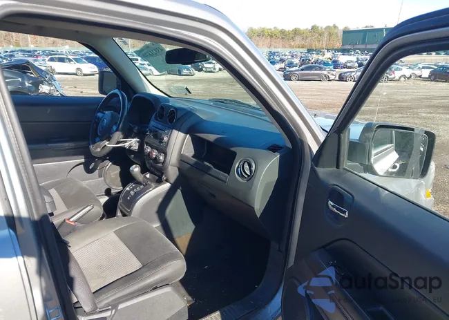 1C4NJRFB2FD290663: 43821830