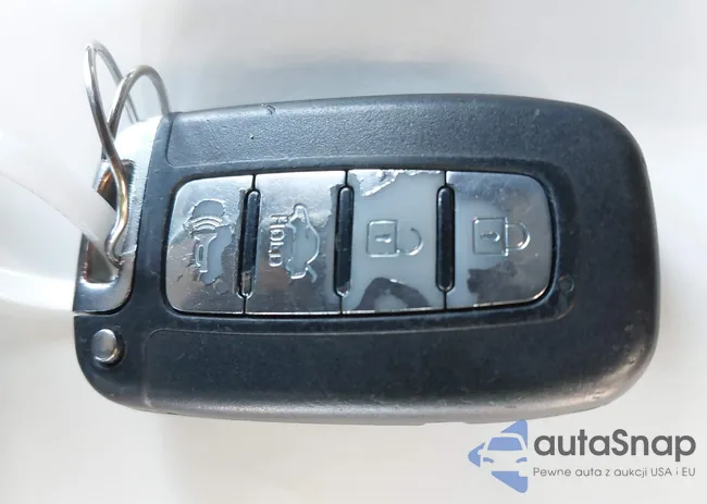 KMHTC6AD2CU041117: 43823133