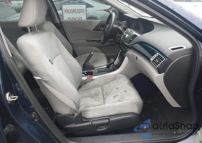 1HGCR2F3XHA107323: 43823193