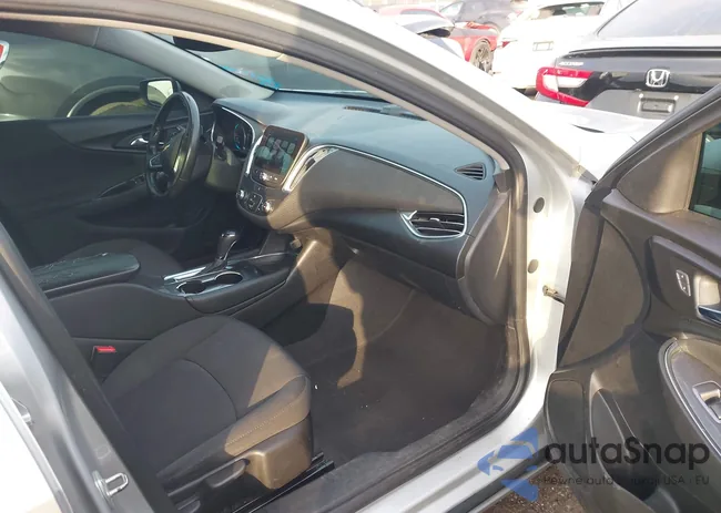 1G1ZD5ST2JF191959: 43823440