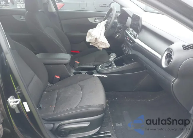 3KPF24AD3PE537668: 43823471