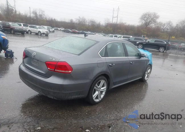 1VWBN7A37EC114284: 43824091