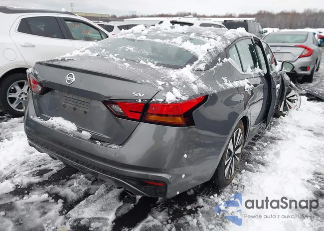 1N4BL4DV9KC120674: 43824121