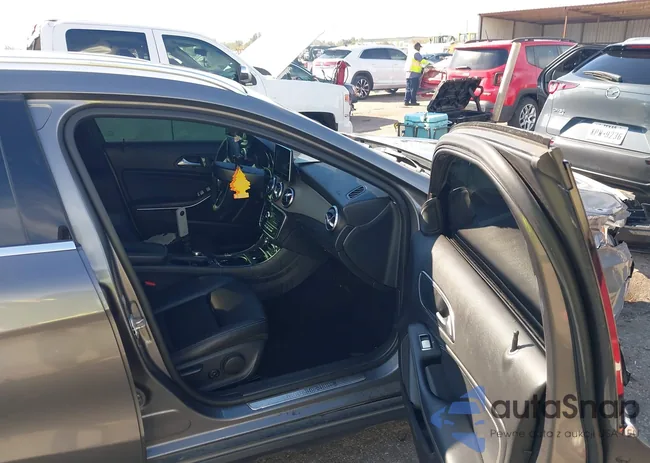 WDCTG4EB1GJ267592: 43823708