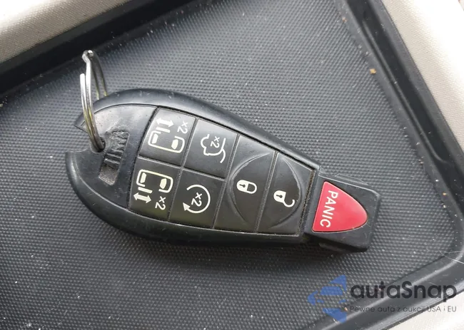 2C4RC1BG3DR565417: 43823860