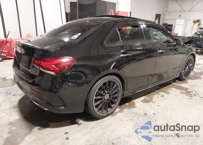 WDD3G4EBXKW026413: 43824924