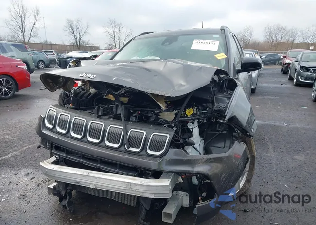 3C4NJDBB4NT101786: 43825132