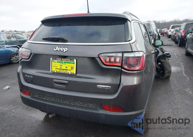 3C4NJDBB4NT101786: 43825132