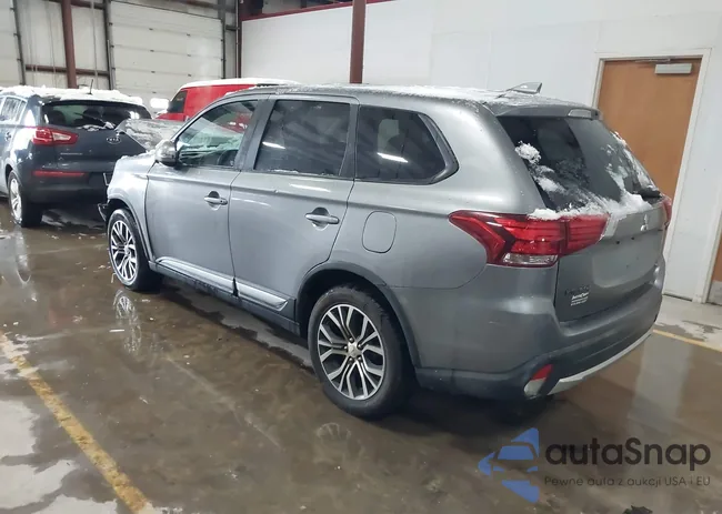 JA4AD3A30JJ002145: 43825197