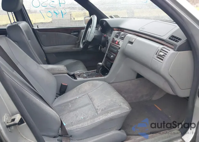 WDBJF65F7WA448949: 43825319