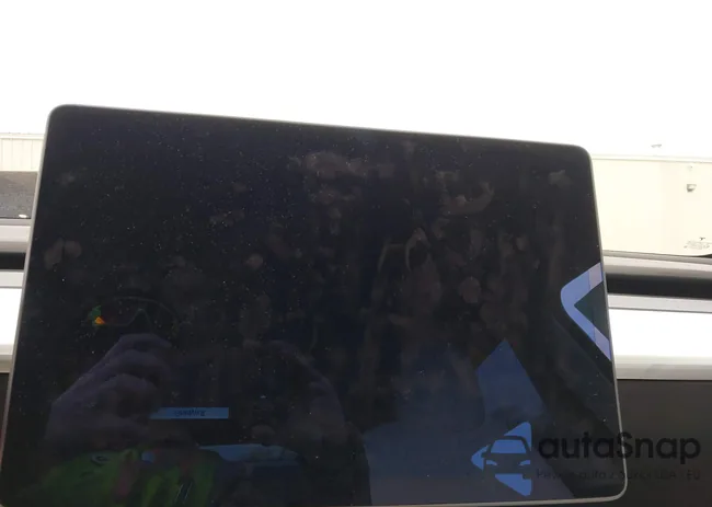 5YJYGAEE4MF245254: 43825414