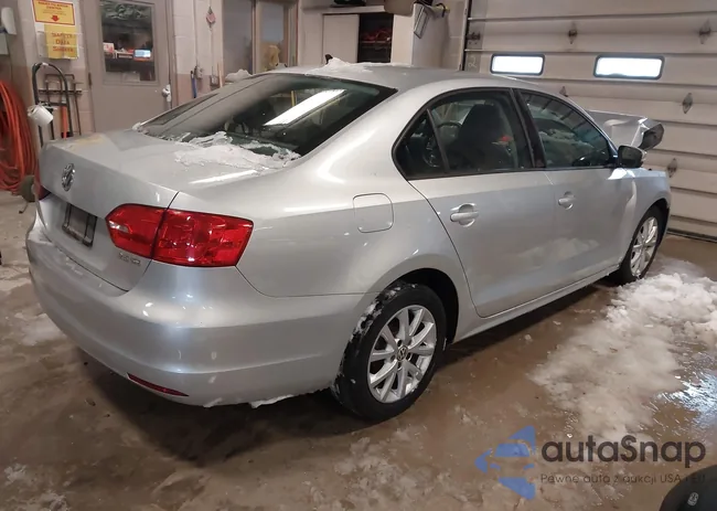 3VWDP7AJ5CM309037: 43824598